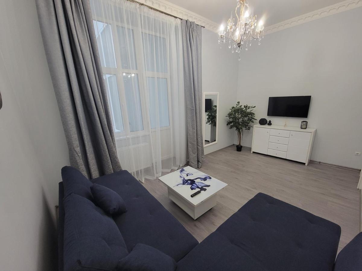 Warm & Cozy Apartment In The Heart Of Historical 리비프 외부 사진