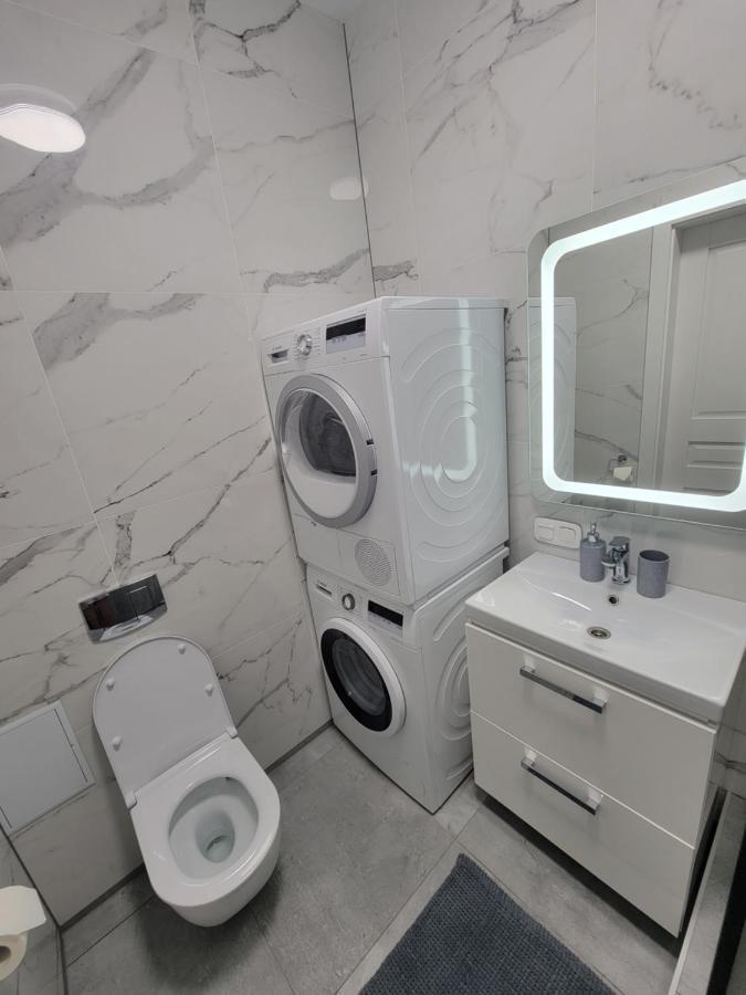 Warm & Cozy Apartment In The Heart Of Historical 리비프 외부 사진